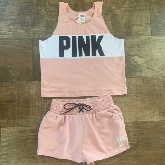 New Victoria’s Secret outfit Tank NWT and High waisted shorts - Picture 1 of 13
